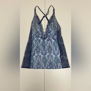 Elegant Victoria's Secret Paisley Print lingerie in Blue and Pink Size LARGE